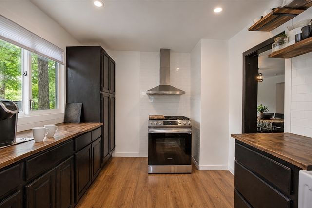 33 Plumtree Road, Springfield, MA 01118