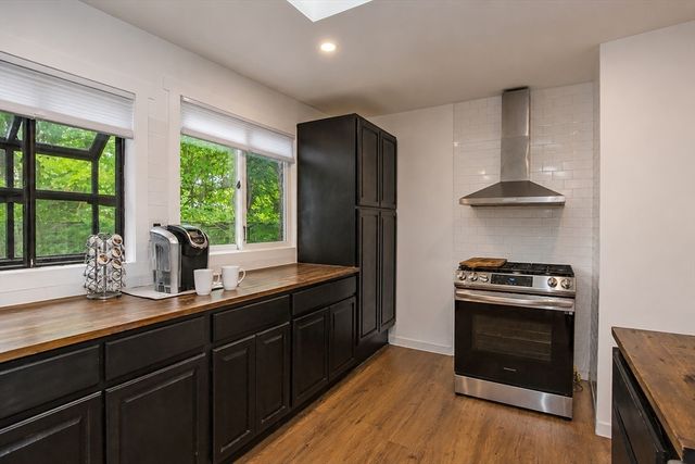 33 Plumtree Road, Springfield, MA 01118