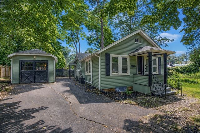 33 Plumtree Road, Springfield, MA 01118