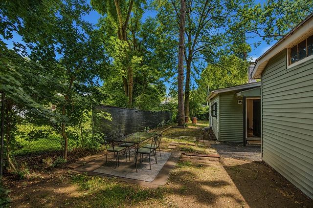 33 Plumtree Road, Springfield, MA 01118