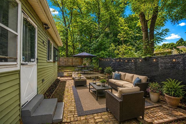 33 Plumtree Road, Springfield, MA 01118