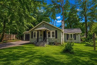 33 Plumtree Road, Springfield, MA 01118