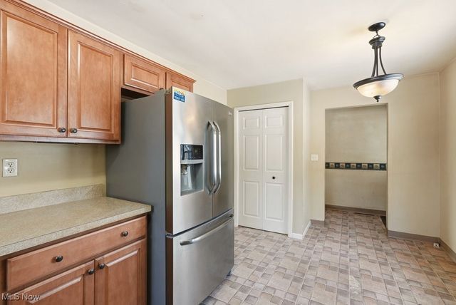 19120 Haskins Road, Chagrin Falls, OH 44023