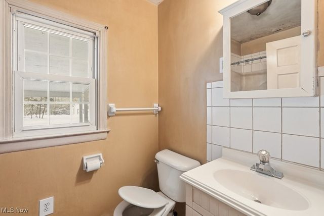 19120 Haskins Road, Chagrin Falls, OH 44023