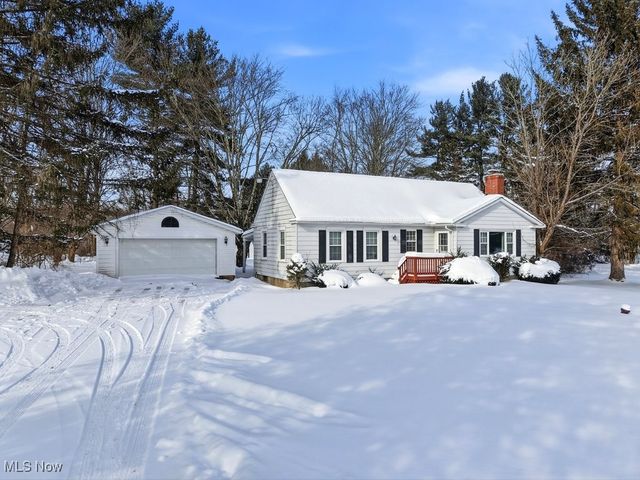 19120 Haskins Road, Chagrin Falls, OH 44023