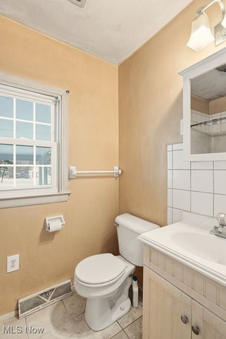 19120 Haskins Road, Chagrin Falls, OH 44023