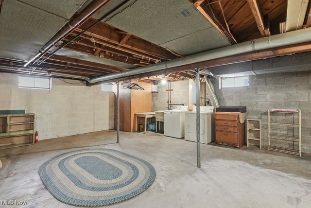 19120 Haskins Road, Chagrin Falls, OH 44023