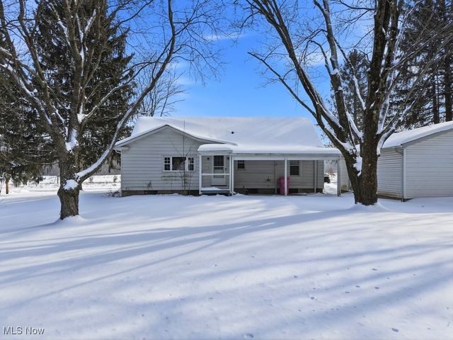 19120 Haskins Road, Chagrin Falls, OH 44023