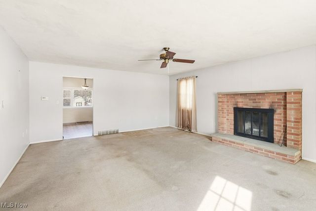 19120 Haskins Road, Chagrin Falls, OH 44023