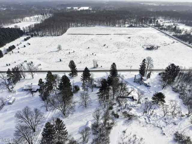 19120 Haskins Road, Chagrin Falls, OH 44023