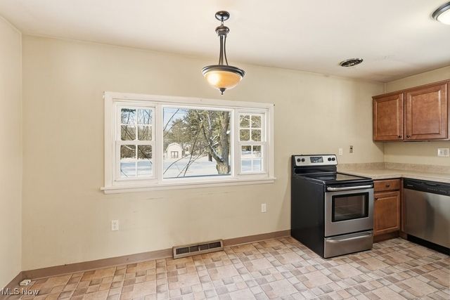 19120 Haskins Road, Chagrin Falls, OH 44023