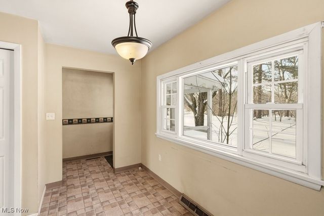 19120 Haskins Road, Chagrin Falls, OH 44023