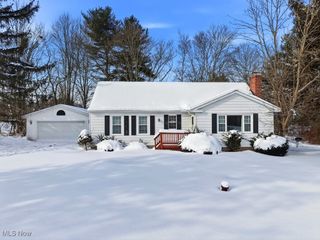 19120 Haskins Road, Chagrin Falls, OH 44023