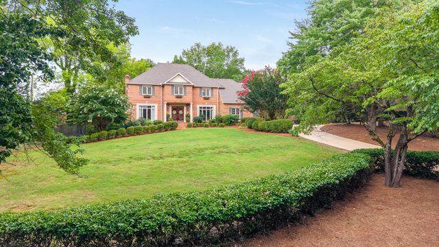 4020 Hamill Road, Hixson, TN 37343