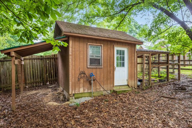4020 Hamill Road, Hixson, TN 37343