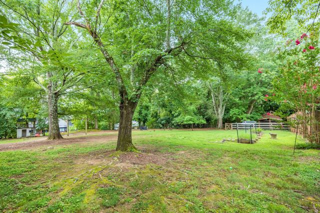 4020 Hamill Road, Hixson, TN 37343