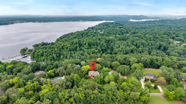 4020 Hamill Road, Hixson, TN 37343