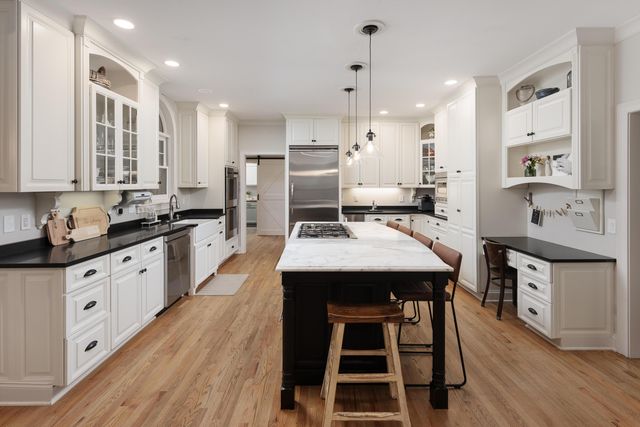 4020 Hamill Road, Hixson, TN 37343