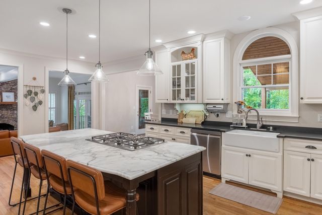 4020 Hamill Road, Hixson, TN 37343