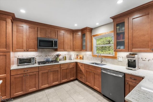 965 Edgewood Dr, Stillwater Twp., NJ 07860