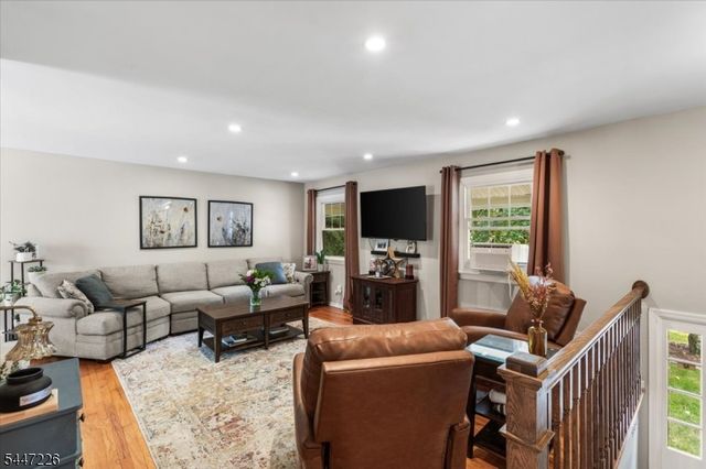 965 Edgewood Dr, Stillwater Twp., NJ 07860