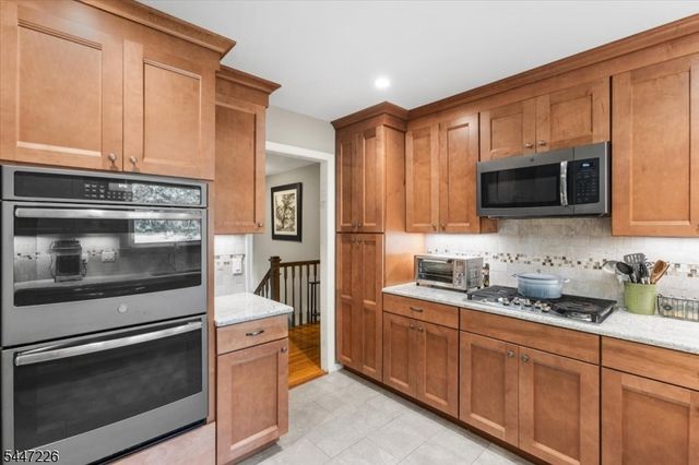 965 Edgewood Dr, Stillwater Twp., NJ 07860