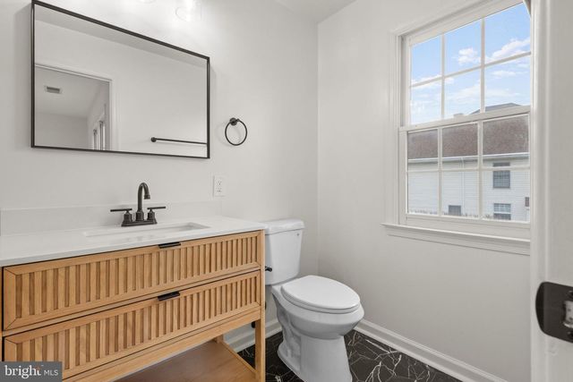 2370 WHITESTONE HILL CT, Falls Church, VA 22043