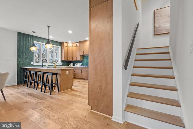 2370 WHITESTONE HILL CT, Falls Church, VA 22043