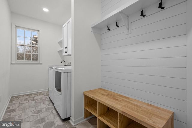 2370 WHITESTONE HILL CT, Falls Church, VA 22043