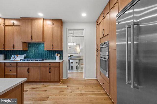 2370 WHITESTONE HILL CT, Falls Church, VA 22043