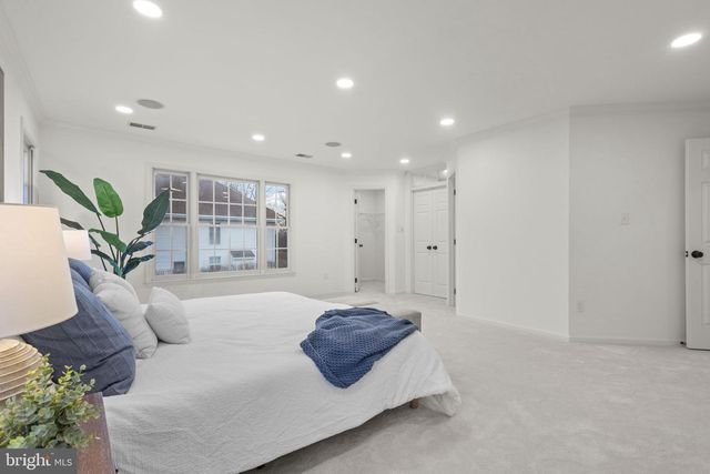 2370 WHITESTONE HILL CT, Falls Church, VA 22043