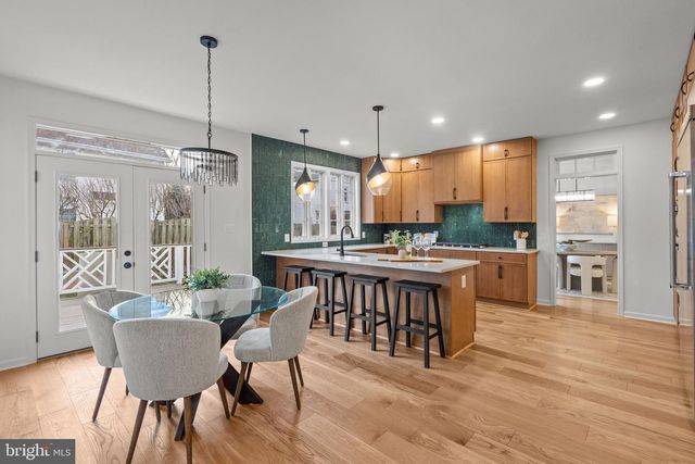 2370 WHITESTONE HILL CT, Falls Church, VA 22043