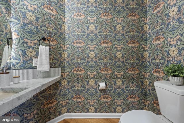 2370 WHITESTONE HILL CT, Falls Church, VA 22043