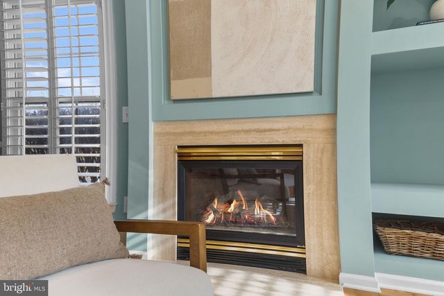 2370 WHITESTONE HILL CT, Falls Church, VA 22043