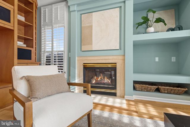 2370 WHITESTONE HILL CT, Falls Church, VA 22043