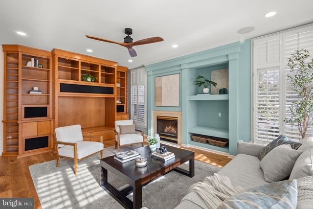 2370 WHITESTONE HILL CT, Falls Church, VA 22043