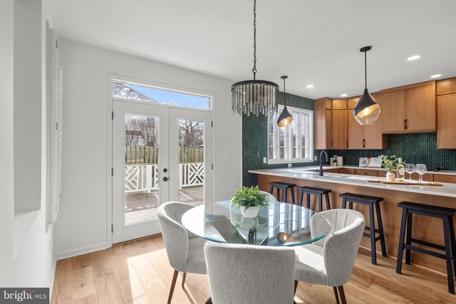 2370 WHITESTONE HILL CT, Falls Church, VA 22043