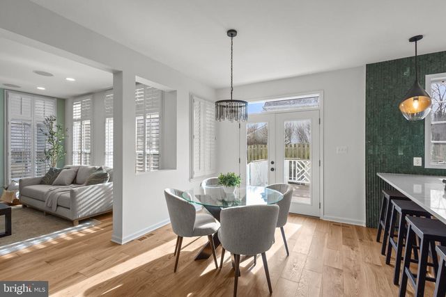 2370 WHITESTONE HILL CT, Falls Church, VA 22043