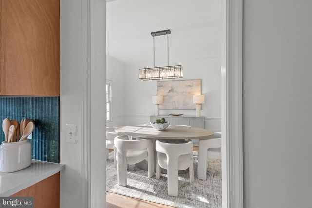 2370 WHITESTONE HILL CT, Falls Church, VA 22043