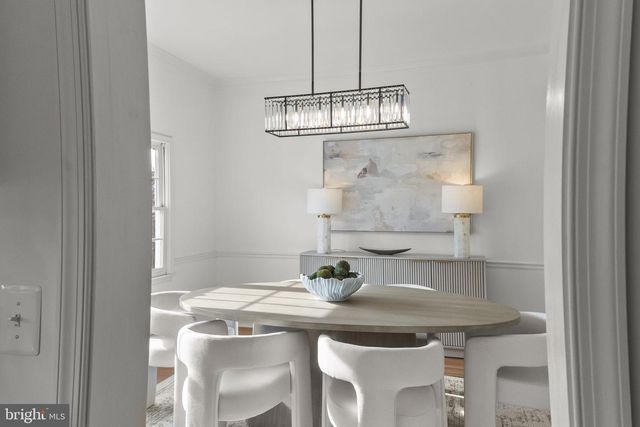 2370 WHITESTONE HILL CT, Falls Church, VA 22043