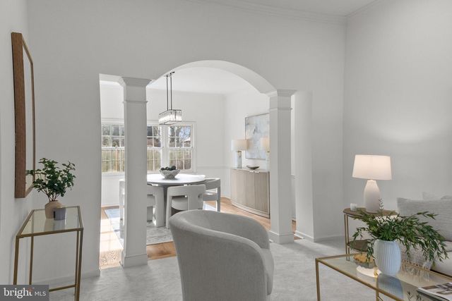 2370 WHITESTONE HILL CT, Falls Church, VA 22043