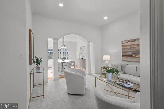 2370 WHITESTONE HILL CT, Falls Church, VA 22043