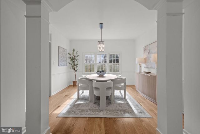 2370 WHITESTONE HILL CT, Falls Church, VA 22043