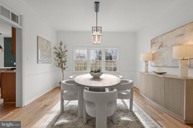 2370 WHITESTONE HILL CT, Falls Church, VA 22043