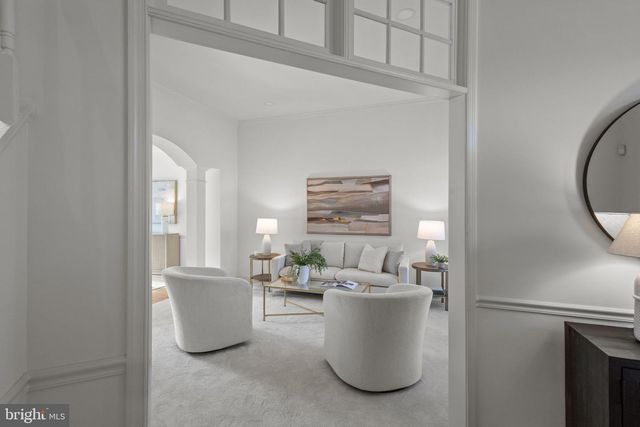 2370 WHITESTONE HILL CT, Falls Church, VA 22043