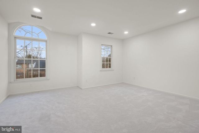 2370 WHITESTONE HILL CT, Falls Church, VA 22043