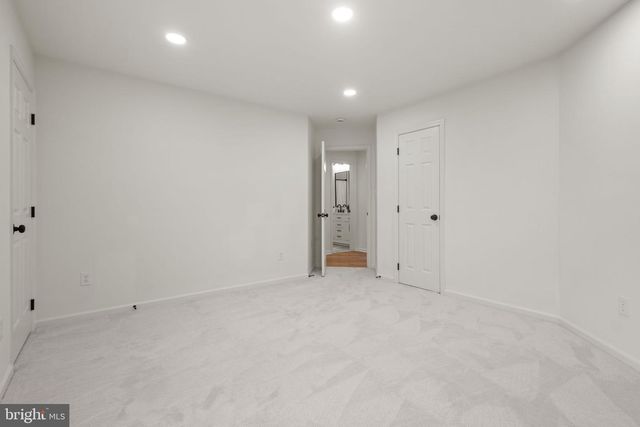 2370 WHITESTONE HILL CT, Falls Church, VA 22043