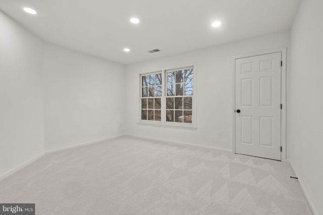 2370 WHITESTONE HILL CT, Falls Church, VA 22043