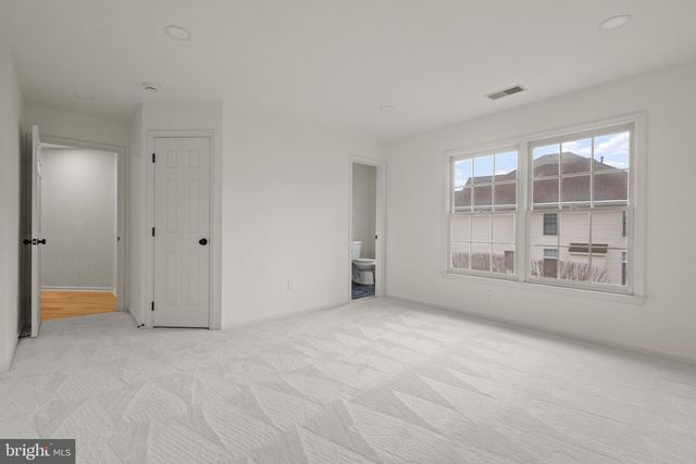 2370 WHITESTONE HILL CT, Falls Church, VA 22043