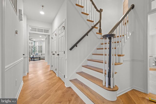 2370 WHITESTONE HILL CT, Falls Church, VA 22043